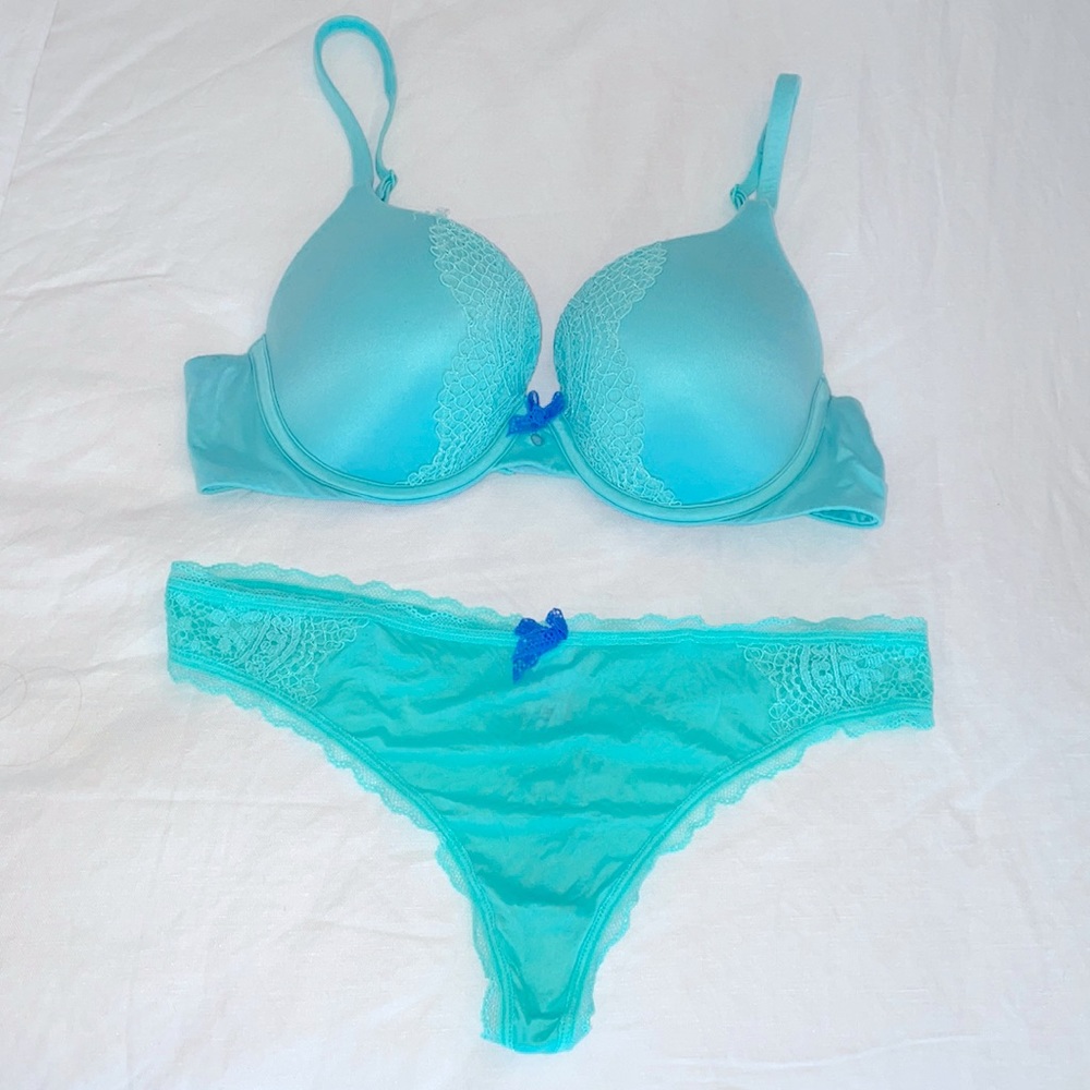 Victoria Secret bra and panty set!